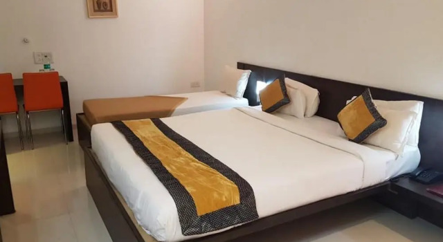 Номер Deluxe HOTEL SAI NISARG