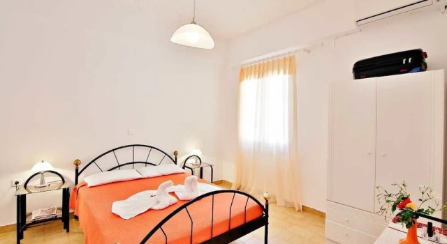 Isadora Apartments