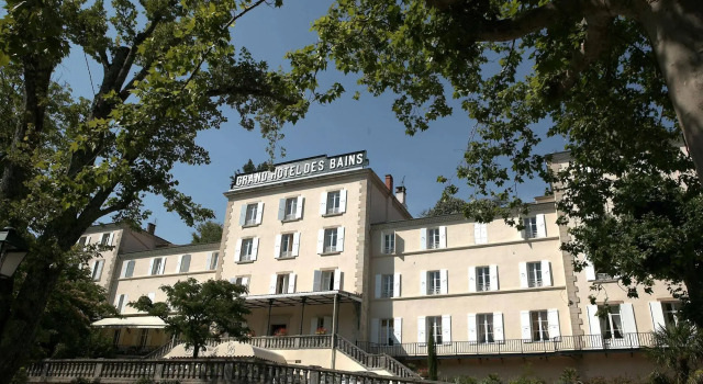 Grand Hotel Des Bains & Villas des Bains, Забронировать Отель Вальс-ле-Бен Ardèche