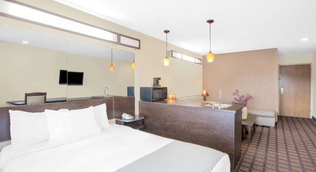 Двухместный люкс Microtel Inn & Suites by Wyndham Franklin