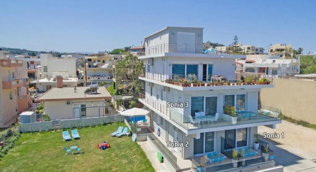 Апартаменты Sonja Beachfront Apartments