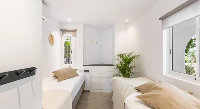 Azahara1 Beautiful apartment frontline golf