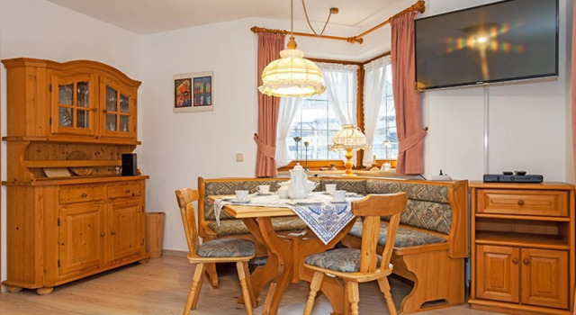 Ferienwohnung Oertl, Varaa Huoneistohotelli Hotellit Baijeri pysäköinnillä, Pysäköinti