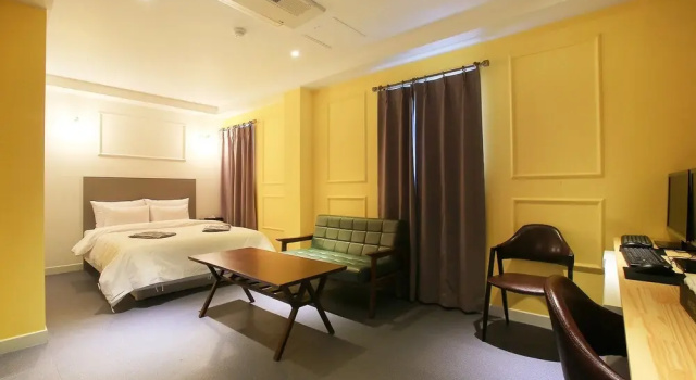 Avenue Hotel