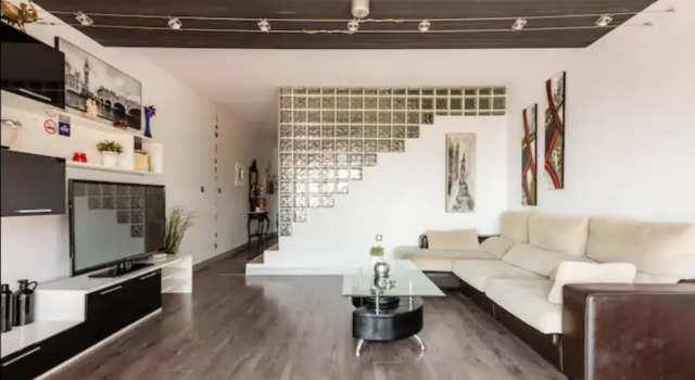 Villa Alegría, Забронировать Вилла Отели Торремолинос с парковкой, рядом с Культурный центр им. Пабло Руиса Пикассо, Парковка