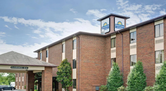 Двухместный номер Standard Days Inn & Suites by Wyndham Hickory