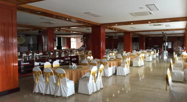 Номер Deluxe Vinh Plaza Hotel