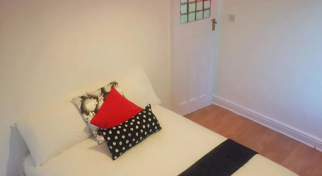 Люкс North London Cottage