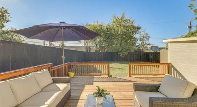 Коттедж Walk to Cultural District: Fort Worth Home w/ Yard