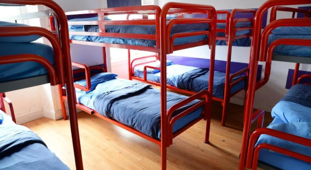 Кровать в общем номере Sheilas Tourist Hostel