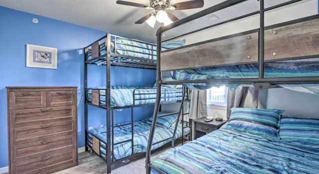 Апартаменты с 2 комнатами с балконом Boat Ramp, Dock & Slip: Step-free Camdenton Condo!