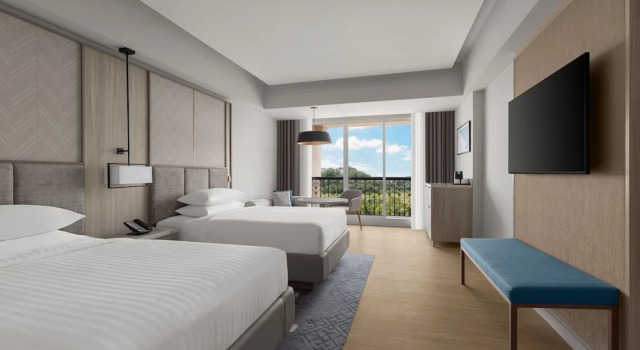 Двухместный номер Deluxe с видом на бассейн Putrajaya Marriott Hotel
