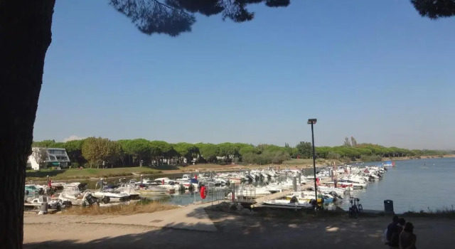 idéal appartement au calme prés du Golf, Rezerwuj Apartament Hotele w Camargue z parkingiem, Parking