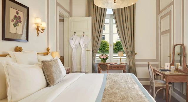 Двухместный номер Deluxe Hôtel Regina Louvre