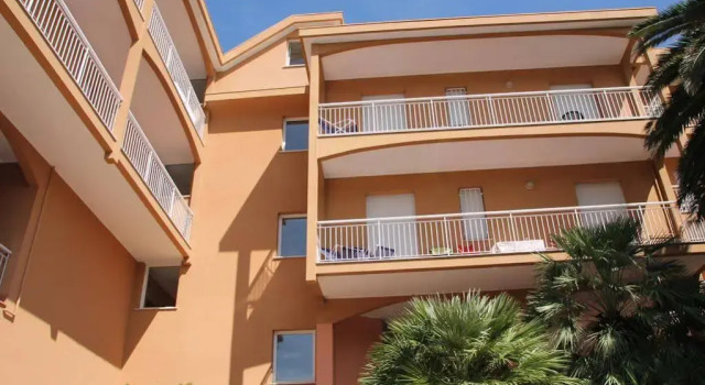 Residence Orchidea, Забронировать Отель Отели Ривьера-делле-Пальме с бассейном, Бассейн