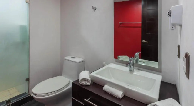 Полулюкс Ramada by Wyndham Acapulco Hotel & Suites