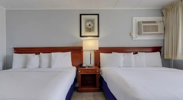 Номер Standard с балконом и с видом на бассейн Rideau Oceanfront Motel