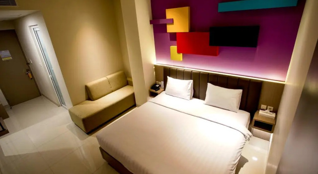 Zoom Dharmahusada Hotel
