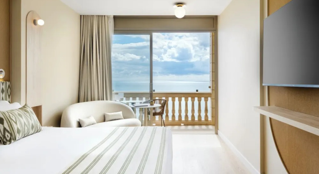 Номер Superior с балконом и с видом на море Barceló Illetas Albatros