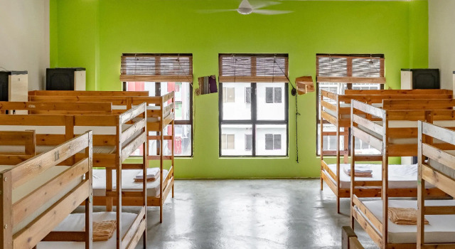 Кровать в общем номере PODs The Backpackers Home & Cafe, Kuala Lumpur