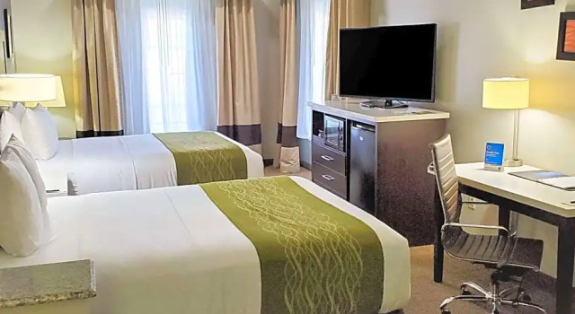 Четырёхместный номер Standard Comfort Inn & Suites Near Universal - N Hollywood - Burbank