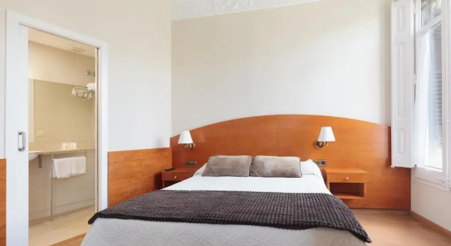 Двухместный номер Standard с видом на город Hostal Oliva