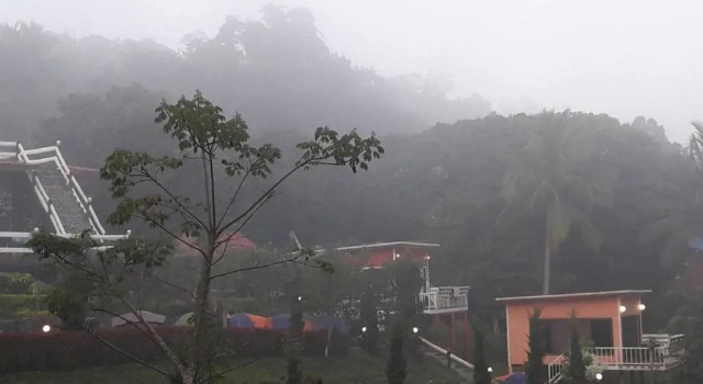 Тент Baan Chuthamanee