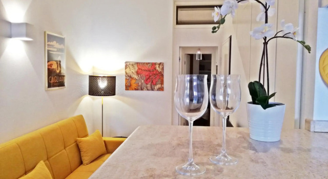 Mirtì boutique Apartment heart Cagliari, Забронировать Апартаменты/квартира Кальяри Южная Сардиния, рядом с Национальный археологический музей