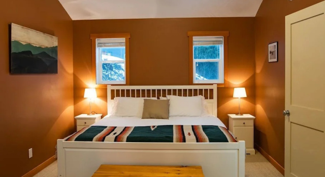 Номер Standard Stoke Cabin by Revelstoke Vacations