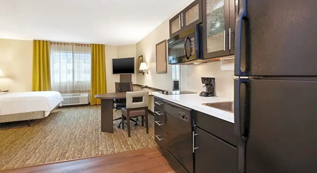 Номер Standard Candlewood Suites Washington North by IHG