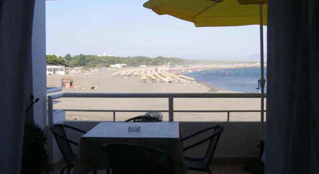 Студия с балконом и с видом на море Palastura Apartments