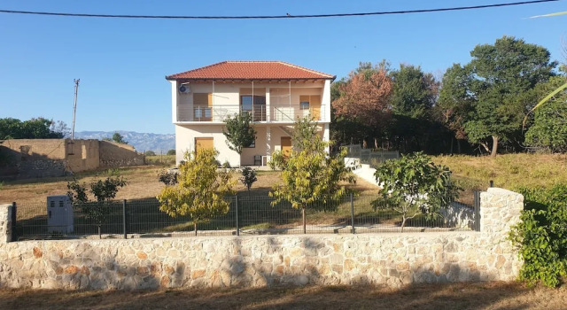 Коттедж с балконом Impeccable 2-bed House in Privlaka, Croatia