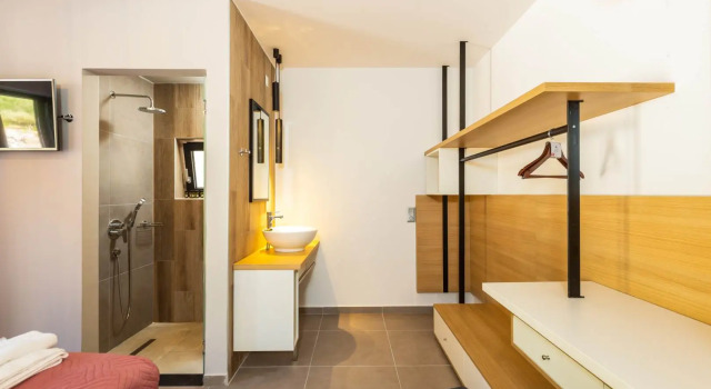 T Hotel Premium Suites
