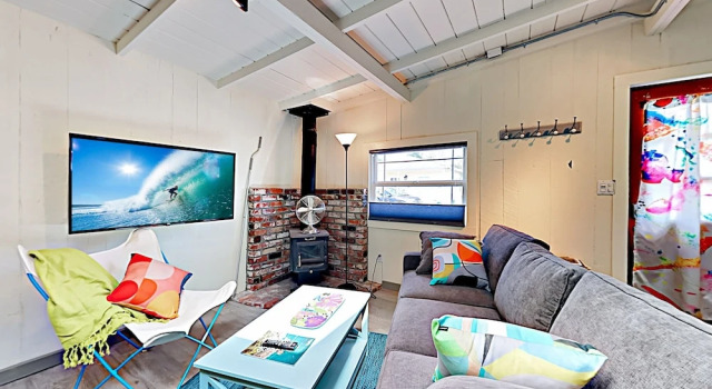 New Listing! Adorable Beach Cottage W/ Patio Cottage, 예약 휴가용 주택 샌타크루즈 Santa Cruz and Vicinity