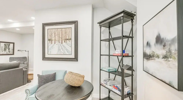 Bright & Modern Home: 2 Mi to Presque Isle Airport, Забронировать Дом для отпуска Преск-Айл штат Мэн, рядом с Presque Isle Historical Society Museum