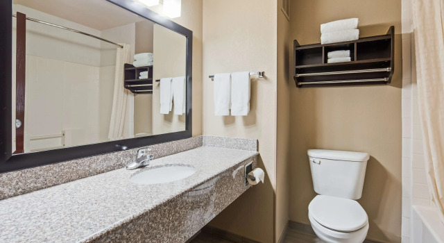 Четырёхместный номер Standard Best Western Plus Cutting Horse Inn & Suites