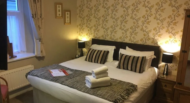 Ellerdene Guest House, Забронировать Гостевой дом Отели в центре Уиндермир, в центре, Завтраки, Парковка