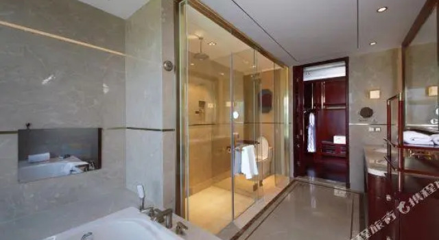 Люкс Deluxe New Century Grand Hotel Zunyi
