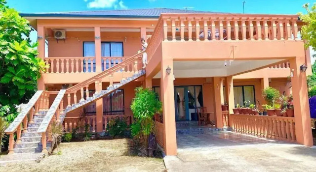 Paradise First Hotel, Prenota Hotel Hotel e alloggi a Tongatapu Island, Hotel