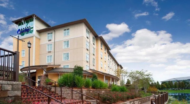 Полулюкс Deluxe Hotel Indigo Jacksonville-Deerwood Park by IHG