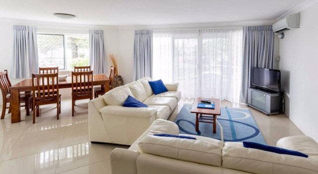 Апартаменты Le Beach Apartments