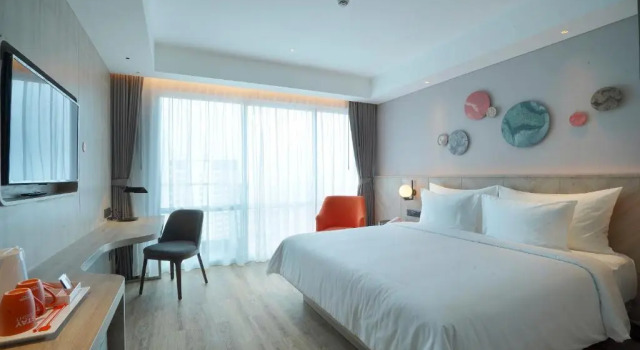 Двухместный номер Standard HARRIS Suites Puri Mansion Jakarta