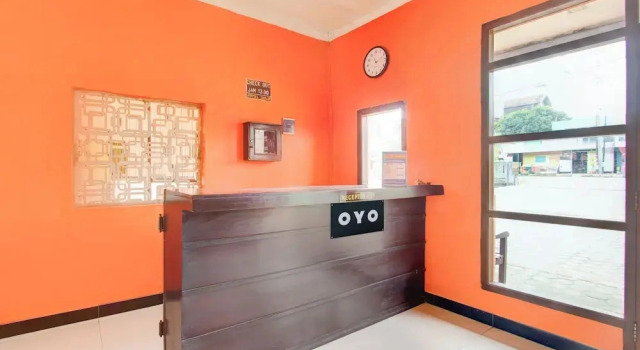 OYO 94761 Hotel Indah