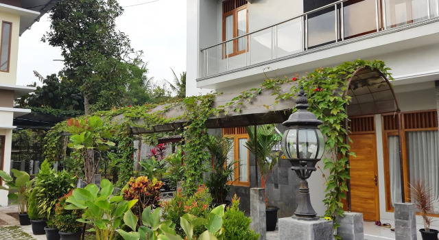 Embe Joglo Homestay