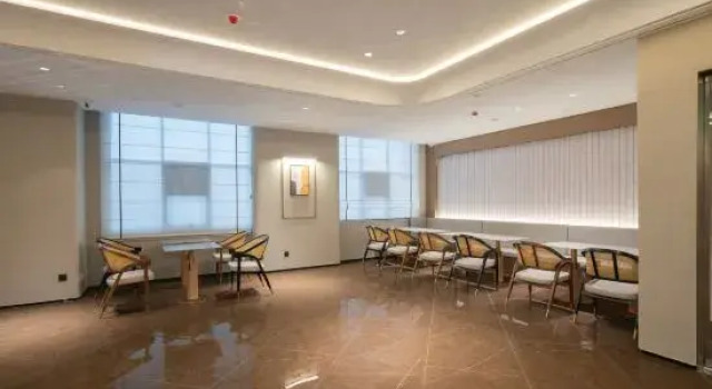 Starway Hotel (Tengzhou Jiefang Middle Road Longquan Square), Prenota Hotel Hotel a Shandong con parcheggio, Parcheggio