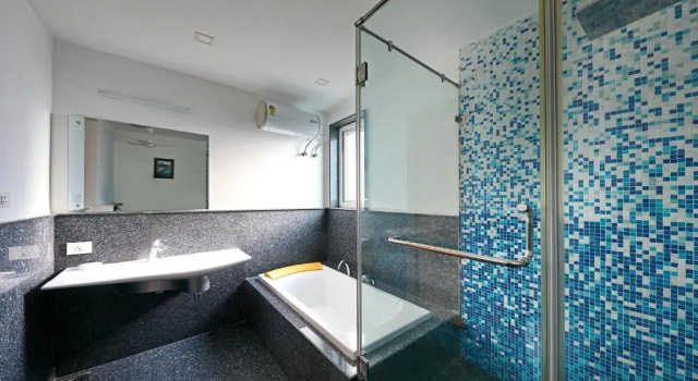 Люкс с балконом Maroma Suites