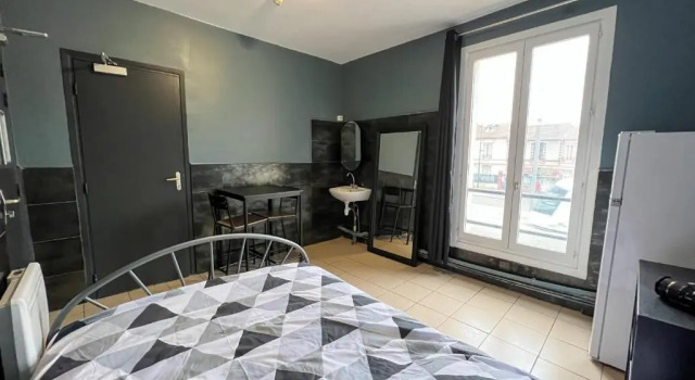 07 - Chambre proche Paris et Transports avec TV WIFI, Boek Hotel Saint-Denis Seine-Saint-Denis