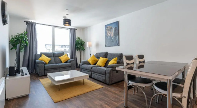 Contemporary 2 Bedroom Apartment - Birmingham City Centre - Digbeth Bullring Coach Station, Varaa Huoneisto Asunnot kohteessa Merseyside, Huoneisto