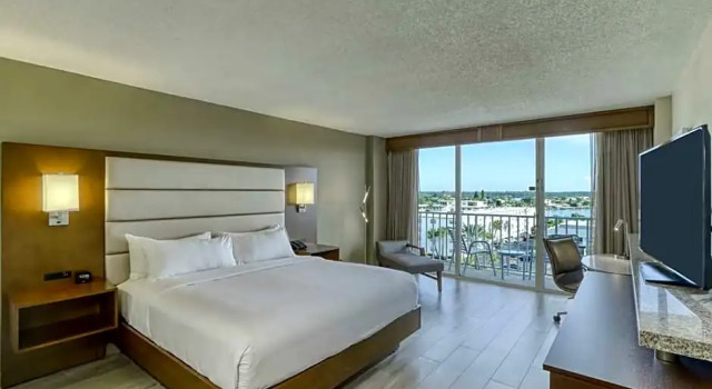 Двухместный номер Standard с видом на внутреннюю территорию DoubleTree Beach Resort by Hilton Tampa Bay - North Redington Beach