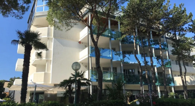 Hotel Bellevue, Book Hotel Pineta 